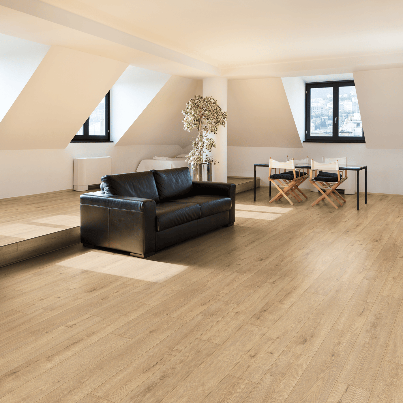 Long & Wide 12mm Canvas Laminate - Sundance Oak