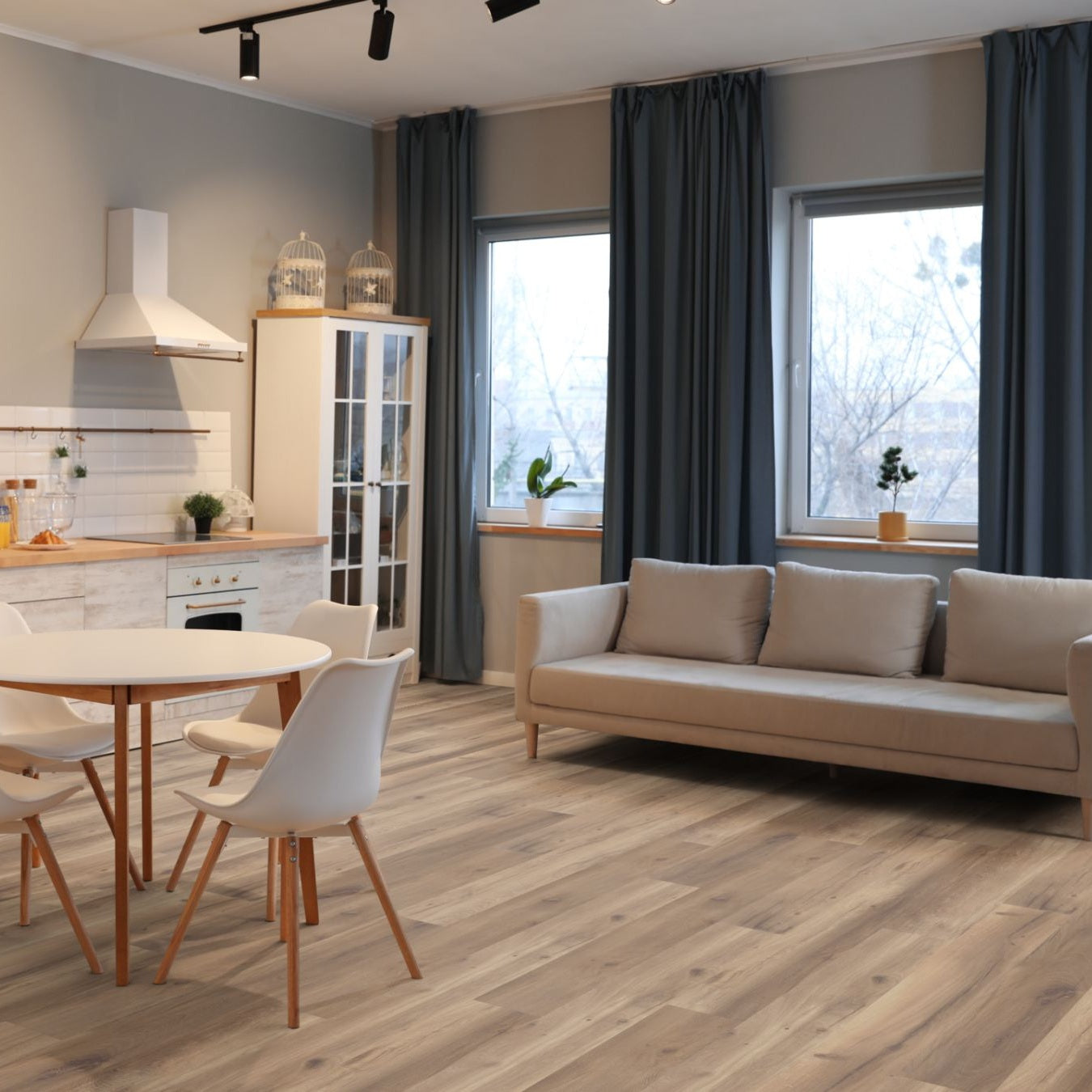 Long & Wide 12mm Canvas Laminate - Wild West Oak